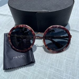 Prada Sunglasses - SPR 50T